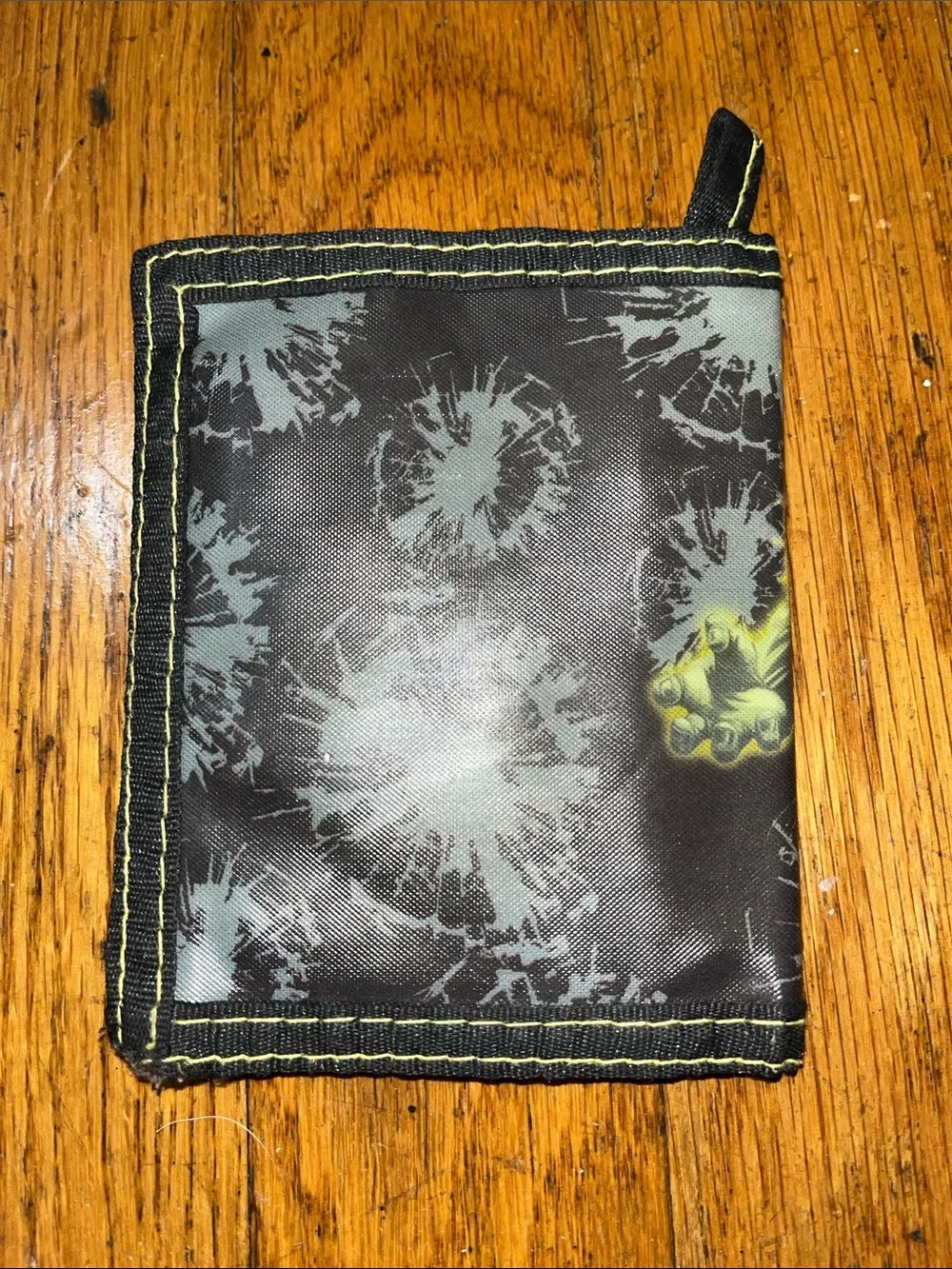 Marvel Incredible Hulk 2008 Retro Graphic Velcro Wallet - Green Black